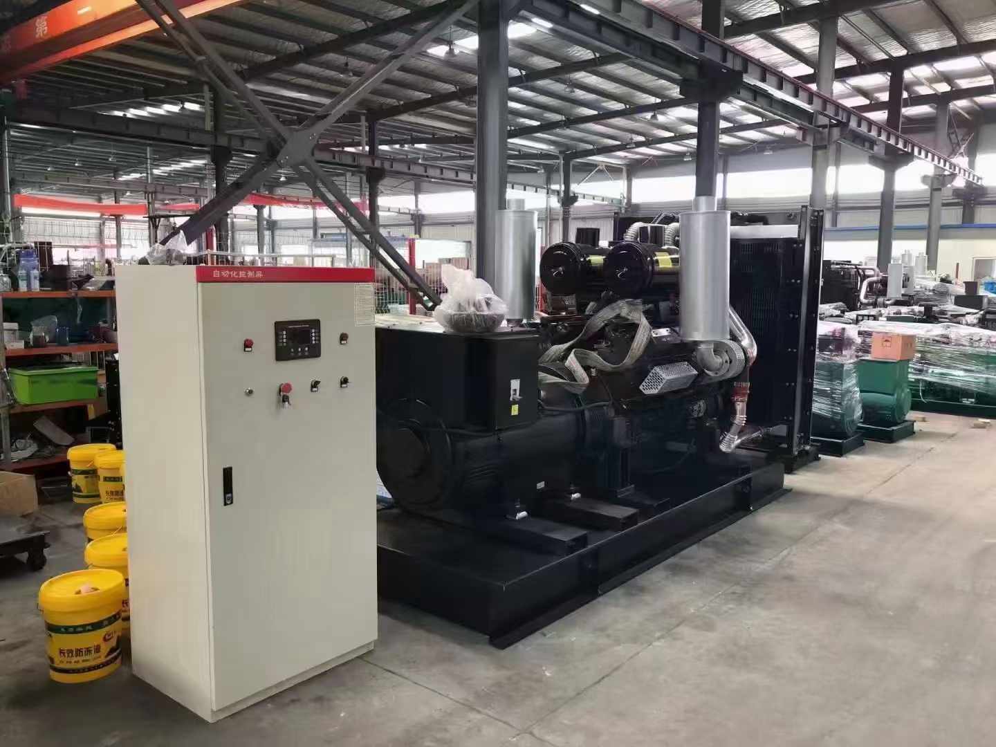 平江柴油发电机运行时的噪音和振动水平如何？