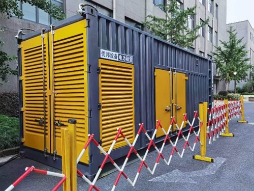 平江如何使用转速表检查发动机的转速？