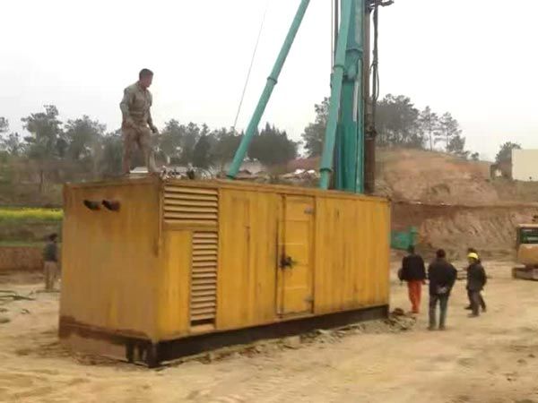 平江如何判断水冷式机油散热器密封件是否需要更换？